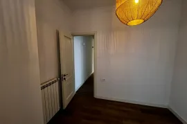 Продается квартира, 4 Kомнатная, Старое здание, Тбилиси, Плато Нуцубидзе