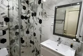 Продается квартира, 4 Kомнатная, Старое здание, Тбилиси, Плато Нуцубидзе