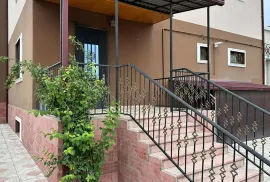 ქირავდება სახლი, 9 ოთახიანი, თბილისი, ივერთუბანი