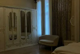 ქირავდება ბინა, 4 ოთახიანი, ძველი აშენებული, თბილისი, ჩუღურეთი