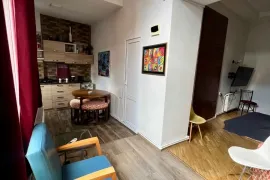 ქირავდება ბინა, 2 ოთახიანი, ძველი აშენებული, თბილისი, ვერა