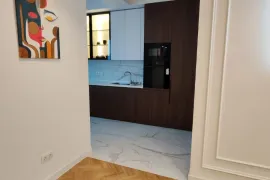 ქირავდება ბინა, 4 ოთახიანი, ძველი აშენებული, თბილისი, ვაკე