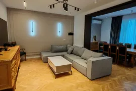 ქირავდება ბინა, 4 ოთახიანი, ძველი აშენებული, თბილისი, ვაკე