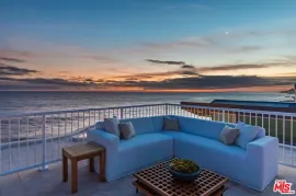 ნიკოლას ქეიჯის ძვირადღირებული სახლი მალიბუში