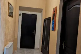 Продается квартира, 3 Kомнатная, Старое здание, Тбилиси, Навтлуги