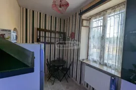 Продается квартира, 3 Kомнатная, Старое здание, Тбилиси, Навтлуги