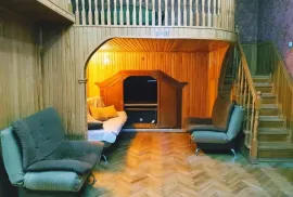 For Rent, 3 Room, Old building, Tbilisi, Mtatsminda