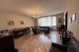 იყიდება ბინა, 4 ოთახიანი, ახალი აშენებული, თბილისი, საბურთალო