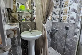 Продается квартира, 1 Kомнатная, Старое здание, Тбилиси, Чугурети