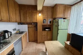 იყიდება ბინა, 3 ოთახიანი, ძველი აშენებული, თბილისი, საბურთალო