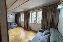 იყიდება ბინა, 3 ოთახიანი, ძველი აშენებული, თბილისი, საბურთალო