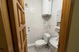 იყიდება ბინა, 3 ოთახიანი, ძველი აშენებული, თბილისი, საბურთალო