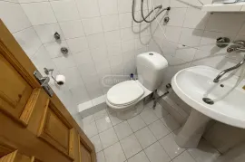 იყიდება ბინა, 3 ოთახიანი, ძველი აშენებული, თბილისი, საბურთალო