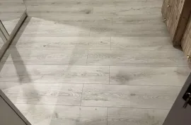 ლამინატის დაგება