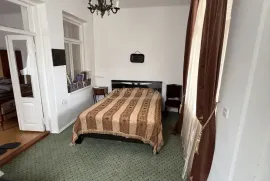 Продается Дом, 5 Kомнатная,  Окрестности Тбилиси, Цхнети