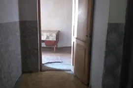 Аренда, 3 Kомнатная, Старое здание, Тбилиси, Санзона