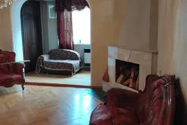 For Rent, 4 Room, Old building, Tbilisi, saburtalo