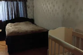 For Rent, 4 Room, Old building, Tbilisi, saburtalo