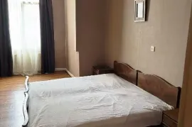 Аренда, 2 Kомнатная, Старое здание, Тбилиси, saburtalo