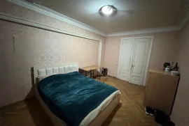 Продается квартира, 3 Kомнатная, Старое здание, Тбилиси, Дидубе