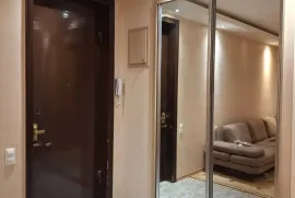 Продается квартира, 4 Kомнатная, Старое здание, Тбилиси, saburtalo