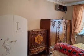 Продается квартира, 4 Kомнатная, Старое здание, Тбилиси, saburtalo