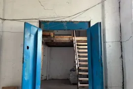 For Rent, Industrial area, Lilo