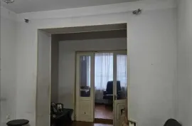 Apartment for sale, 4 Room, Old building, Tbilisi, vake