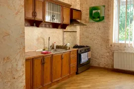 ქირავდება სახლი, 9 ოთახიანი, ქუთაისი, ბალახვანი