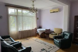 Аренда, 3 Kомнатная, Старое здание, Тбилиси, saburtalo