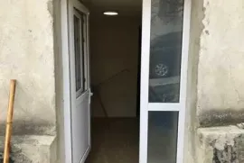 ქირავდება ბინა, 2 ოთახიანი, ძველი აშენებული, თბილისი, ვეძისი