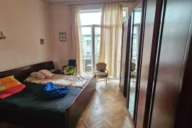 Продается квартира, 4 Kомнатная, Старое здание, Тбилиси, saburtalo