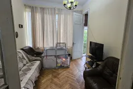 Продается квартира, 4 Kомнатная, Старое здание, Тбилиси, saburtalo