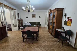 Продается квартира, 4 Kомнатная, Старое здание, Тбилиси, saburtalo