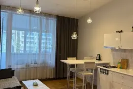 ქირავდება ბინა, 2 ოთახიანი, ძველი აშენებული, თბილისი, საბურთალო