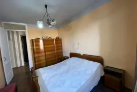 იყიდება ბინა, 4 ოთახიანი, ძველი აშენებული, თბილისი, ნუცუბიძის ფერდობი