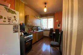 იყიდება ბინა, 4 ოთახიანი, ძველი აშენებული, თბილისი, ნუცუბიძის ფერდობი