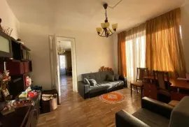 იყიდება ბინა, 4 ოთახიანი, ძველი აშენებული, თბილისი, ნუცუბიძის ფერდობი