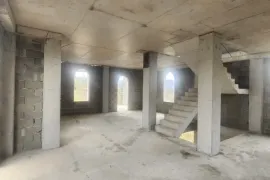 იყიდება სახლი, 10 ოთახიანი, ქუთაისი, სულხან-საბა