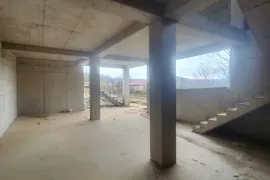 იყიდება სახლი, 10 ოთახიანი, ქუთაისი, სულხან-საბა