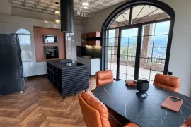 Продается Дом, 7 Kомнатная, Тбилиси, vake