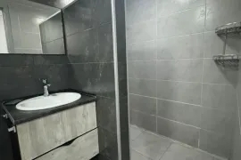 იყიდება ბინა, 3 ოთახიანი, ახალი აშენებული, ბათუმი, რუსთაველის უბანი