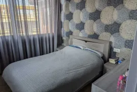 იყიდება ბინა, 3 ოთახიანი, ძველი აშენებული, თბილისი, დიღმის მასივი