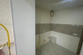 Продается квартира, 3 Kомнатная, Старое здание, Тбилиси, Самгори