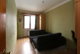 იყიდება ბინა, 4 ოთახიანი, ძველი აშენებული, თბილისი, ზაჰესი