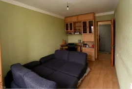 იყიდება ბინა, 4 ოთახიანი, ძველი აშენებული, თბილისი, ზაჰესი