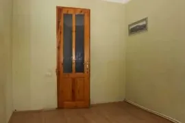 იყიდება ბინა, 4 ოთახიანი, ძველი აშენებული, თბილისი, ზაჰესი