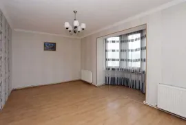 იყიდება ბინა, 4 ოთახიანი, ძველი აშენებული, თბილისი, ზაჰესი