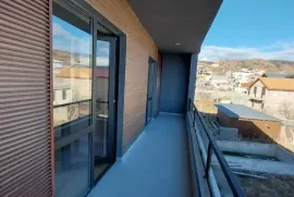 იყიდება სახლი, 6 ოთახიანი, თბილისი, დიდი დიღომი