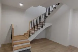 იყიდება სახლი, 6 ოთახიანი, თბილისი, დიდი დიღომი